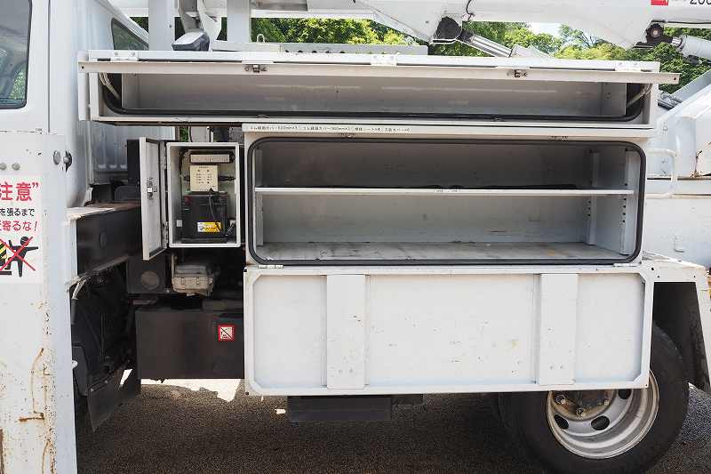 いすゞ エルフ SKG-NKR85YN(2WD)の写真13