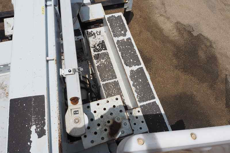 いすゞ エルフ SKG-NKR85YN(2WD)の写真25