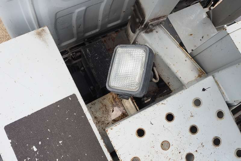 いすゞ エルフ SKG-NKR85YN(2WD)の写真29