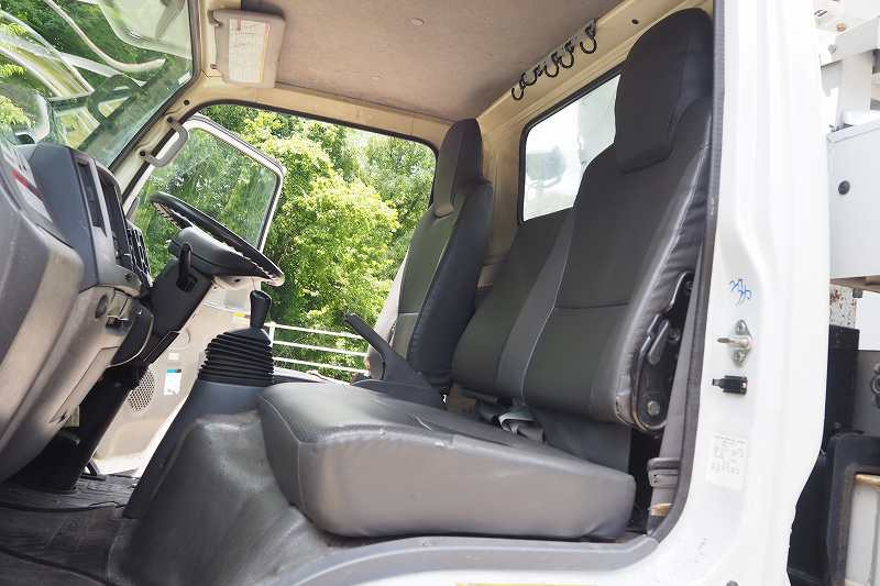 いすゞ エルフ SKG-NKR85YN(2WD)の写真48