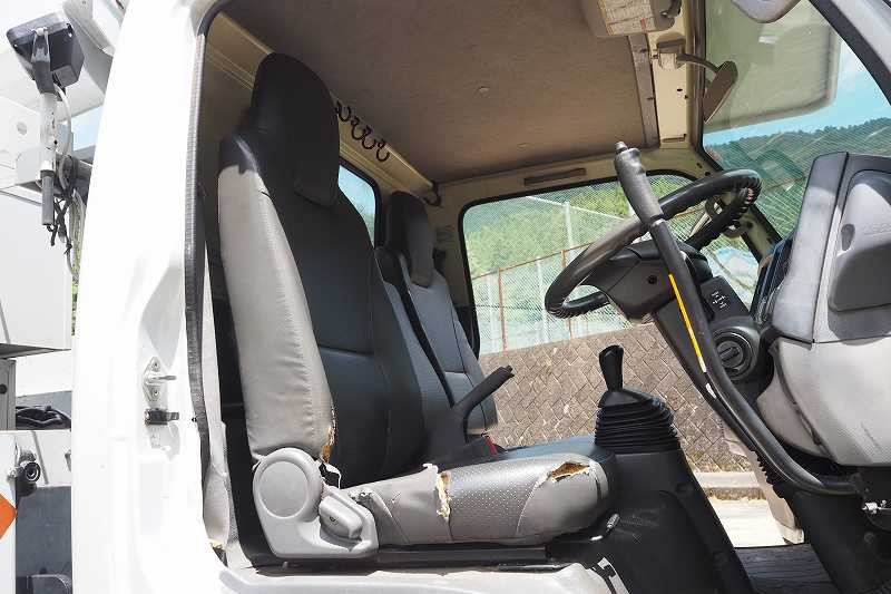 いすゞ エルフ SKG-NKR85YN(2WD)の写真49