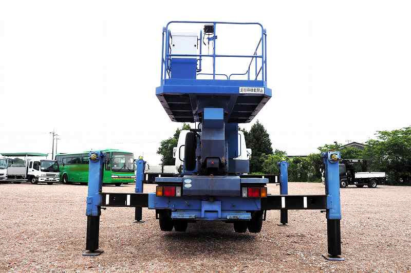 いすゞ エルフ TKG-NKR85AN(2WD)の写真4