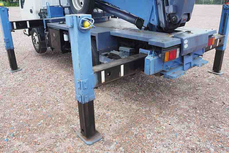 いすゞ エルフ TKG-NKR85AN(2WD)の写真11