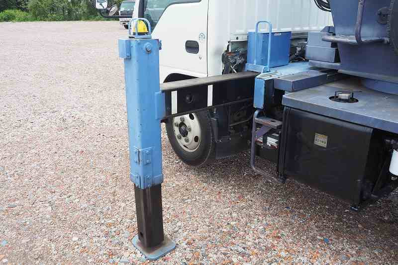 いすゞ エルフ TKG-NKR85AN(2WD)の写真12