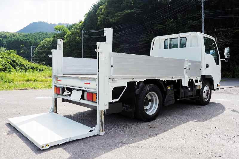 いすゞ エルフ TPG-NKS85AN(4WD)の写真5