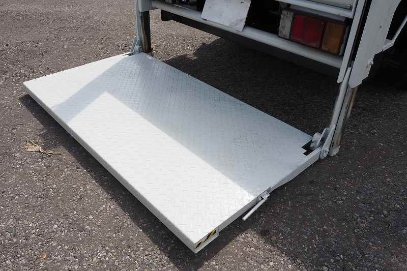 いすゞ エルフ TPG-NKS85AN(4WD)の写真11