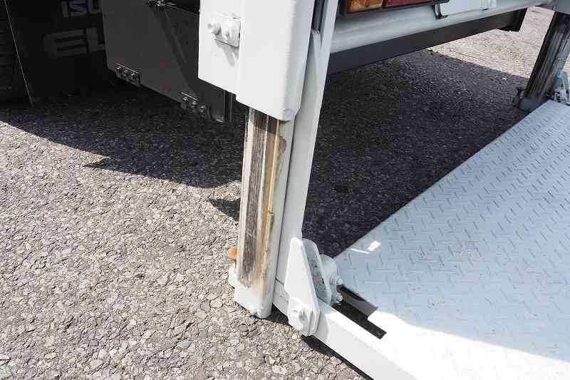 いすゞ エルフ TPG-NKS85AN(4WD)の写真13