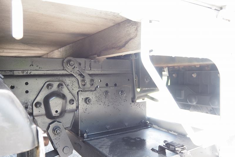 いすゞ エルフ TPG-NKS85AN(4WD)の写真32