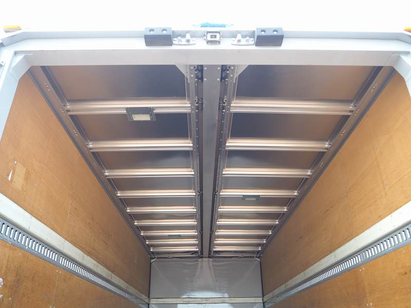 いすゞ フォワード TKG-FRR90T2(2WD)の写真21