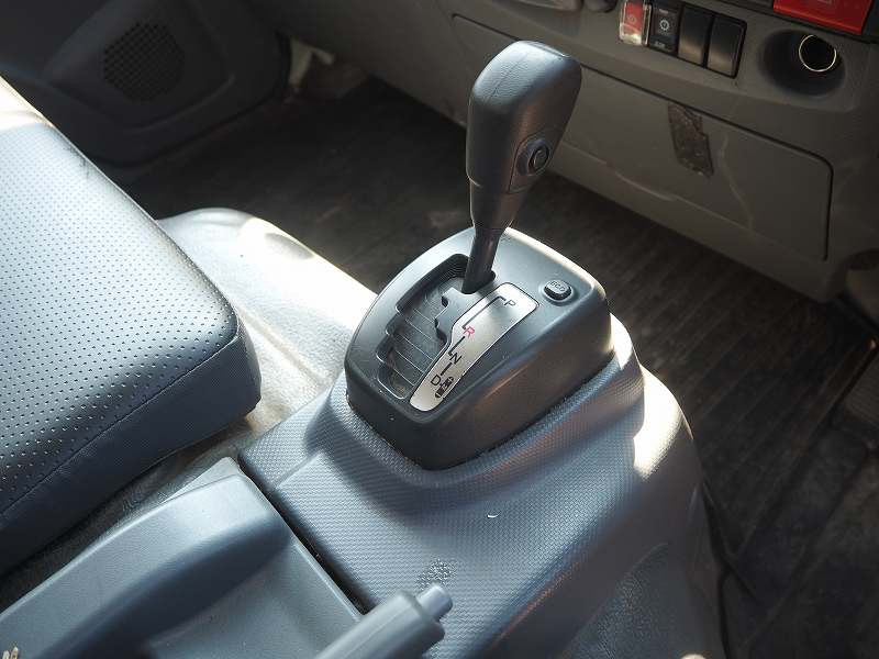 いすゞ エルフ TKG-NPR85YN(2WD)の写真46