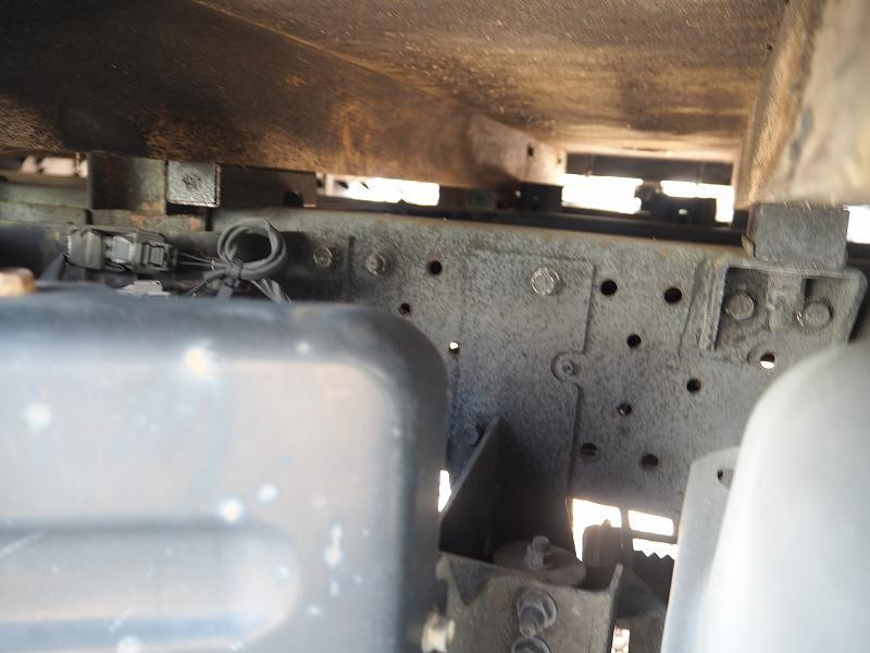 いすゞ エルフ BDG-NKS85AN(2WD)の写真12