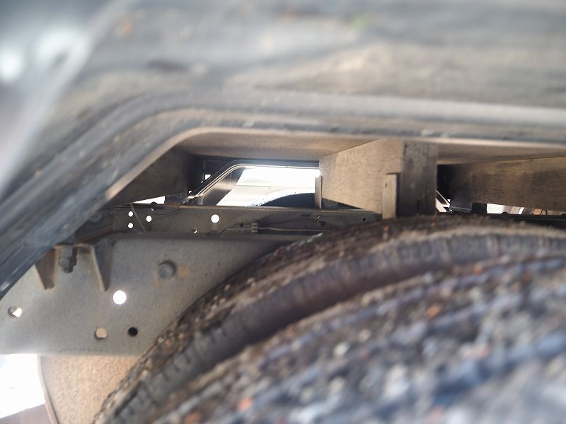 いすゞ エルフ BDG-NKS85AN(2WD)の写真15