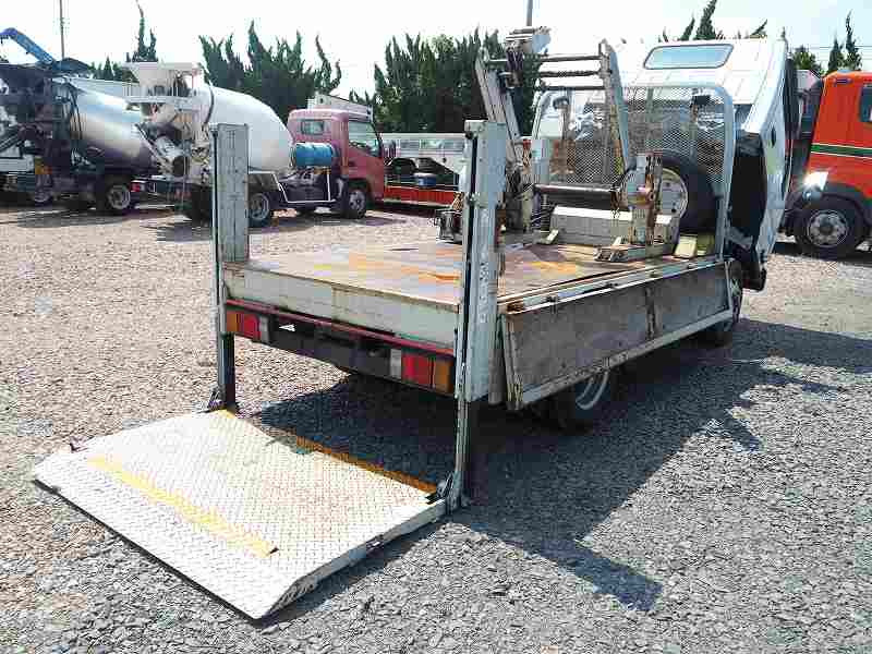 いすゞ エルフ BDG-NKS85AN(2WD)の写真18