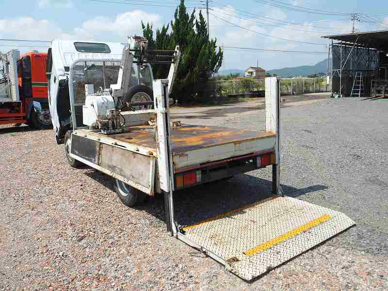 いすゞ エルフ BDG-NKS85AN(2WD)の写真19