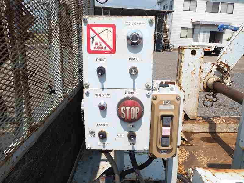 いすゞ エルフ BDG-NKS85AN(2WD)の写真28