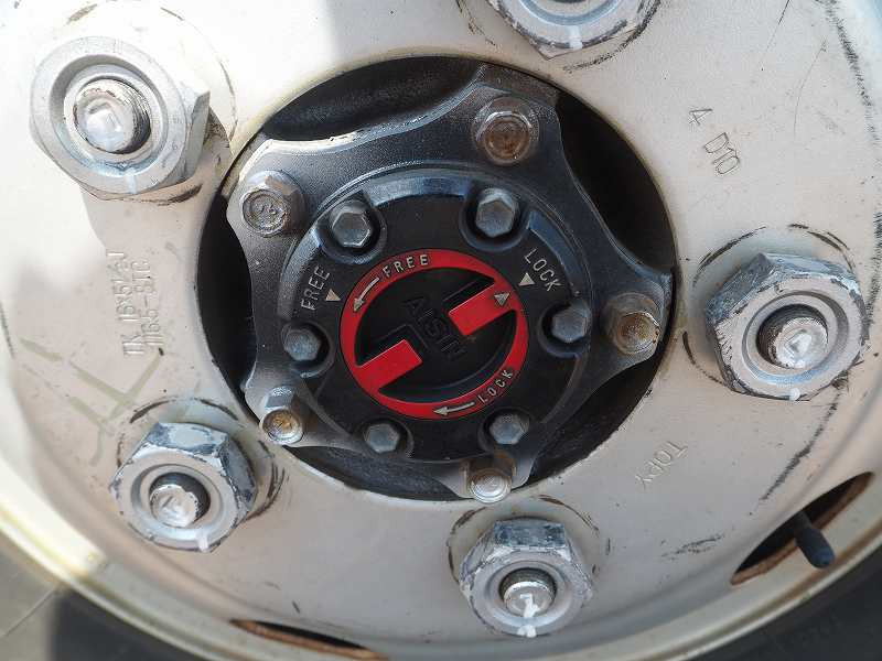 いすゞ エルフ BDG-NKS85AN(2WD)の写真37