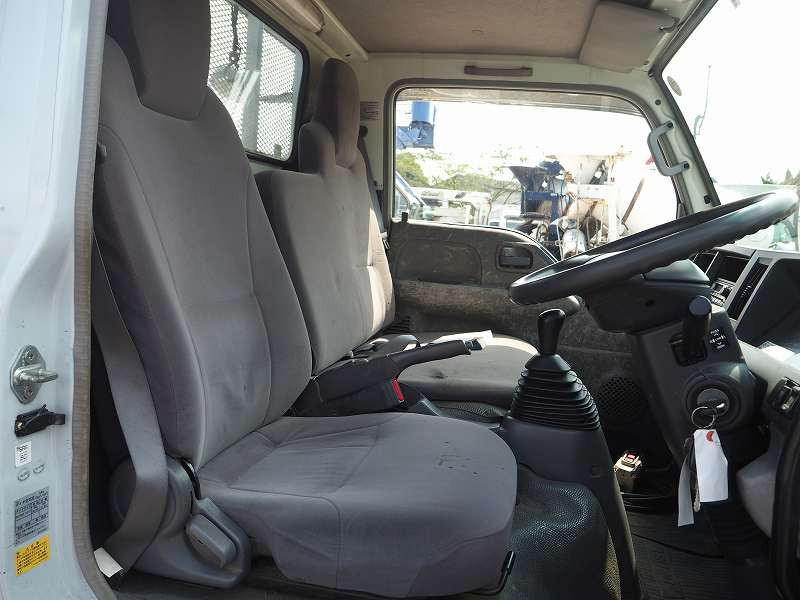 いすゞ エルフ BDG-NKS85AN(2WD)の写真48