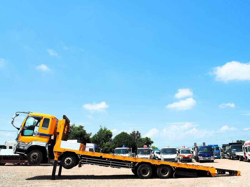 いすゞ ギガ LKG-CYH77A(8x4)の写真2