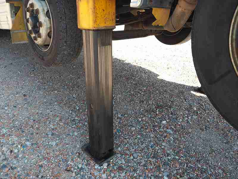 いすゞ ギガ LKG-CYH77A(8x4)の写真11