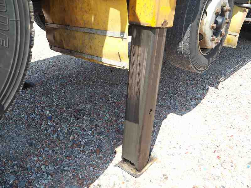 いすゞ ギガ LKG-CYH77A(8x4)の写真12