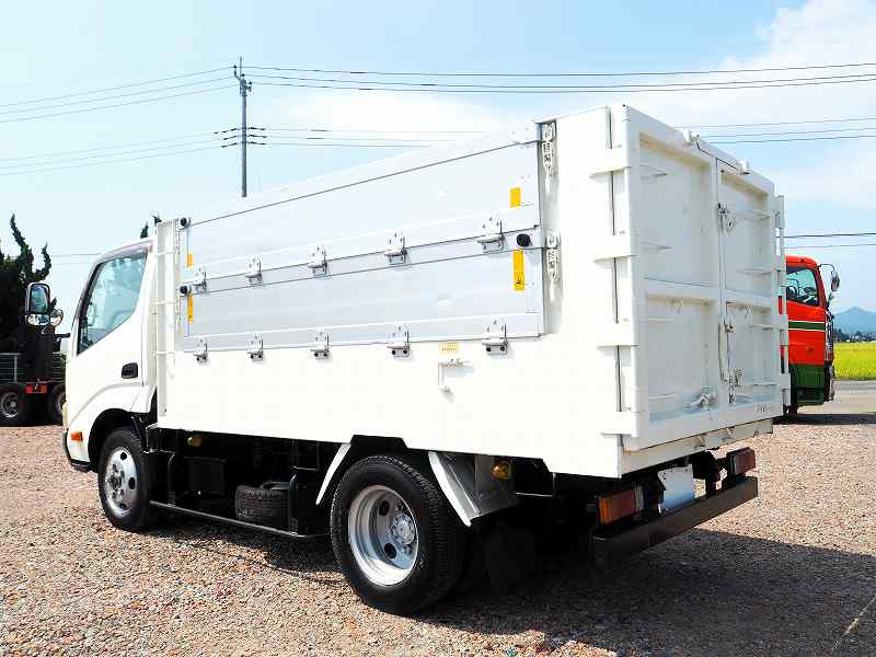 トヨタ ダイナ TKG-XZU675(4WD)の写真3