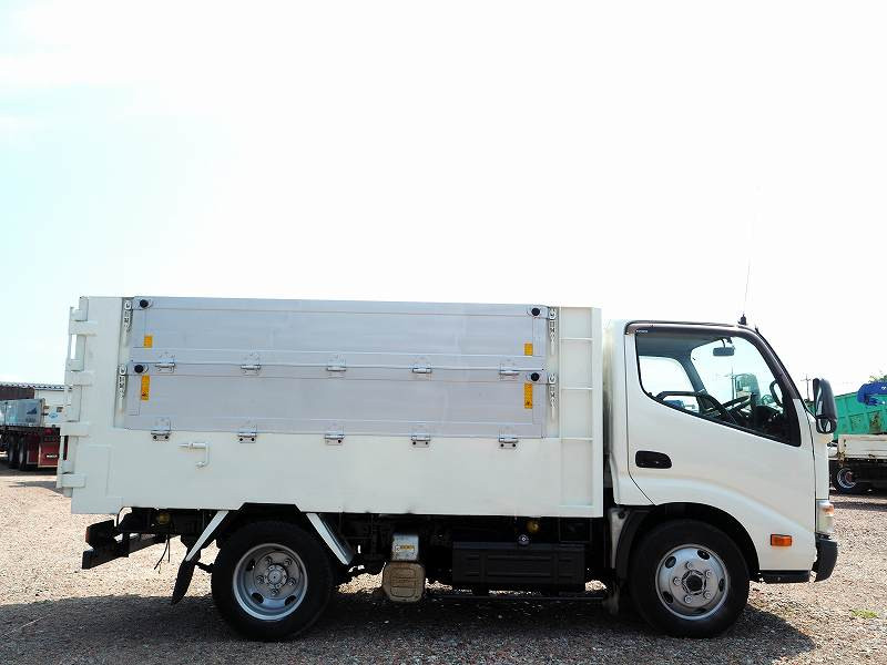 トヨタ ダイナ TKG-XZU675(4WD)の写真6