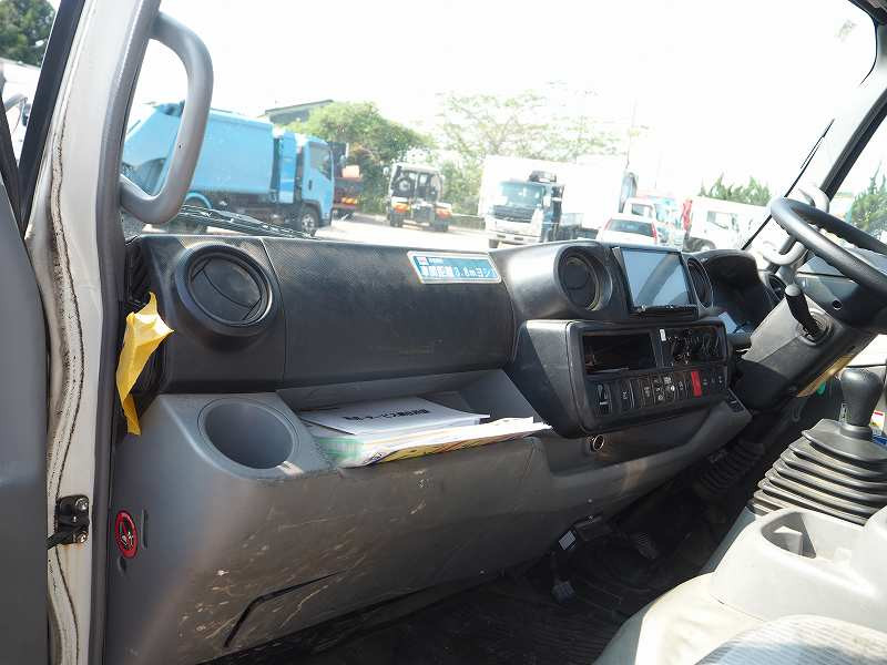 日野 デュトロ TKG-XZU695M(4WD)の写真32