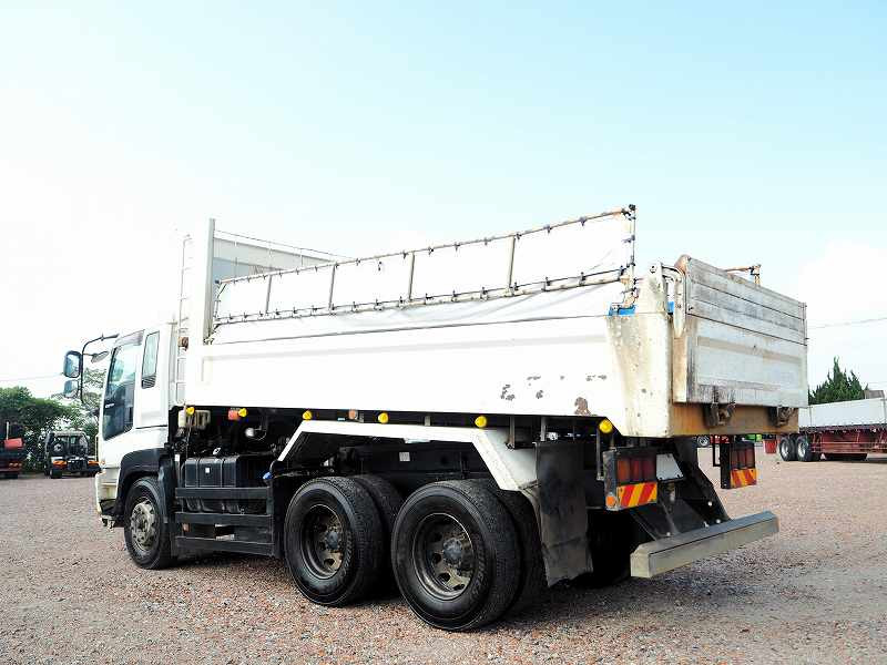 いすゞ ギガ QKG-CXZ77AT(6x4)の写真3