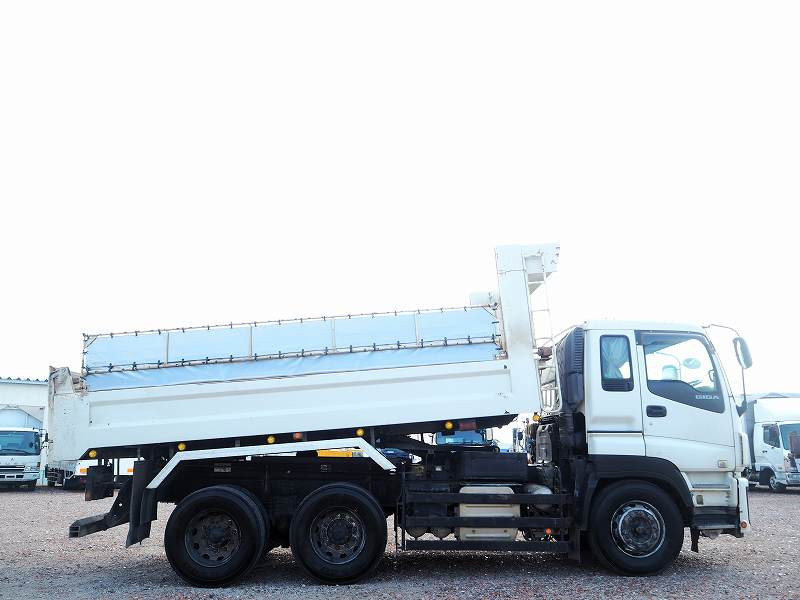 いすゞ ギガ QKG-CXZ77AT(6x4)の写真6