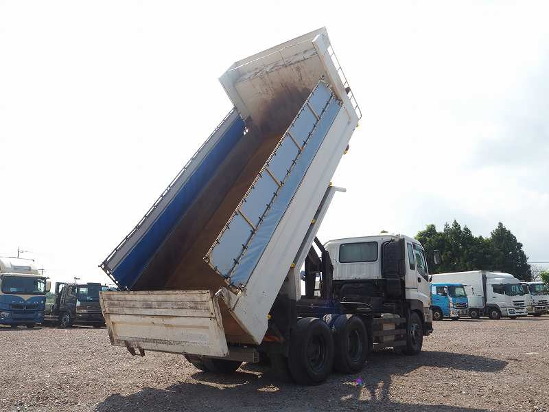 いすゞ ギガ QKG-CXZ77AT(6x4)の写真15