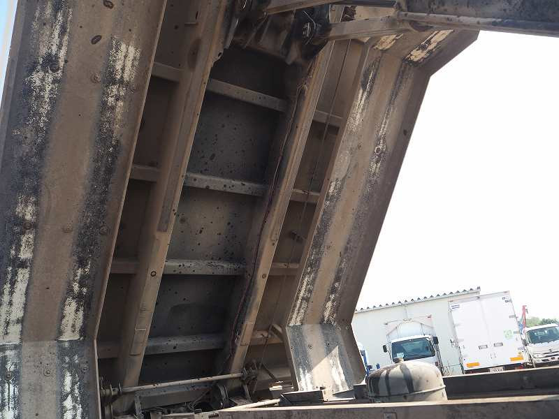 いすゞ ギガ QKG-CXZ77AT(6x4)の写真21