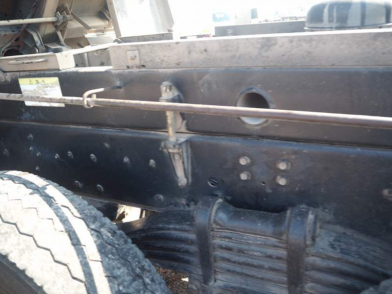 いすゞ ギガ QKG-CXZ77AT(6x4)の写真23