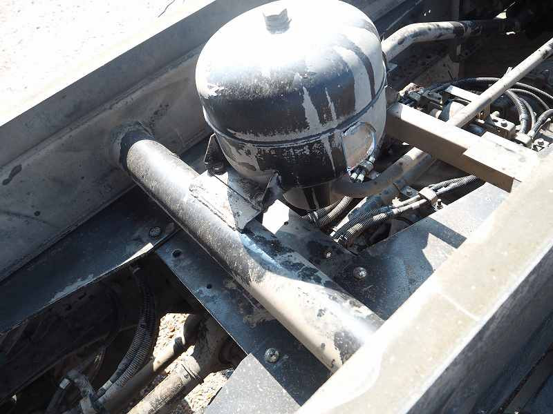 いすゞ ギガ QKG-CXZ77AT(6x4)の写真24