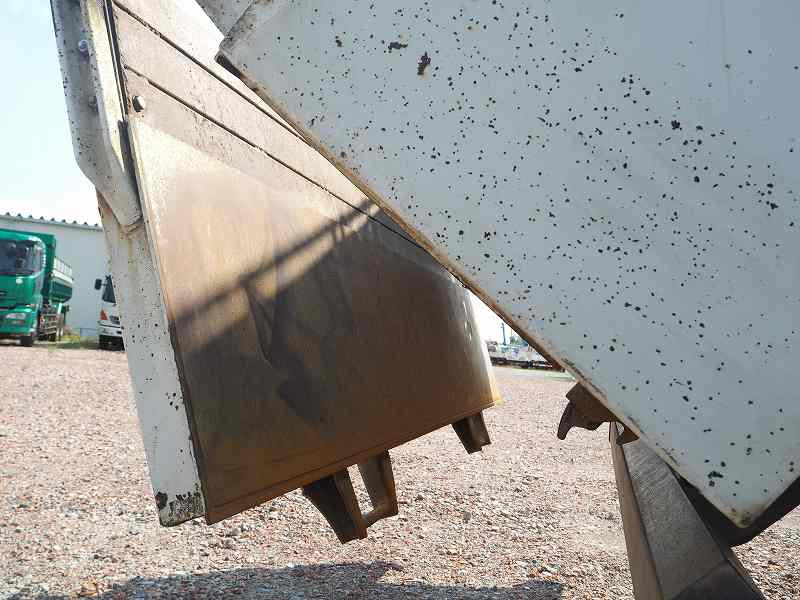 いすゞ ギガ QKG-CXZ77AT(6x4)の写真25