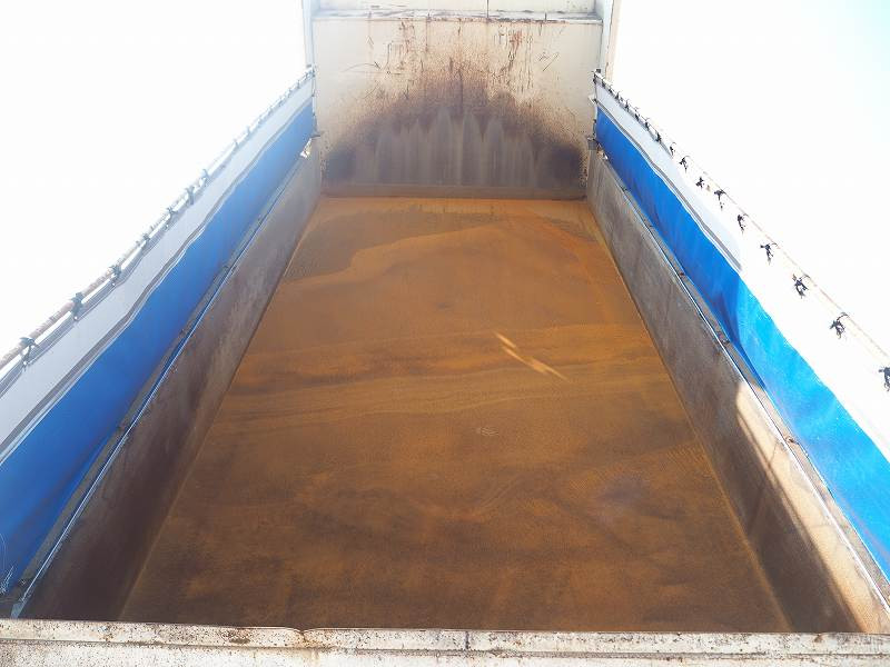 いすゞ ギガ QKG-CXZ77AT(6x4)の写真26