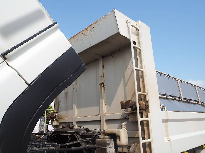 いすゞ ギガ QKG-CXZ77AT(6x4)の写真36