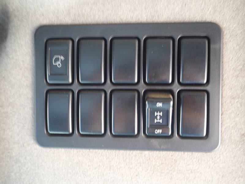 いすゞ ギガ QKG-CXZ77AT(6x4)の写真40