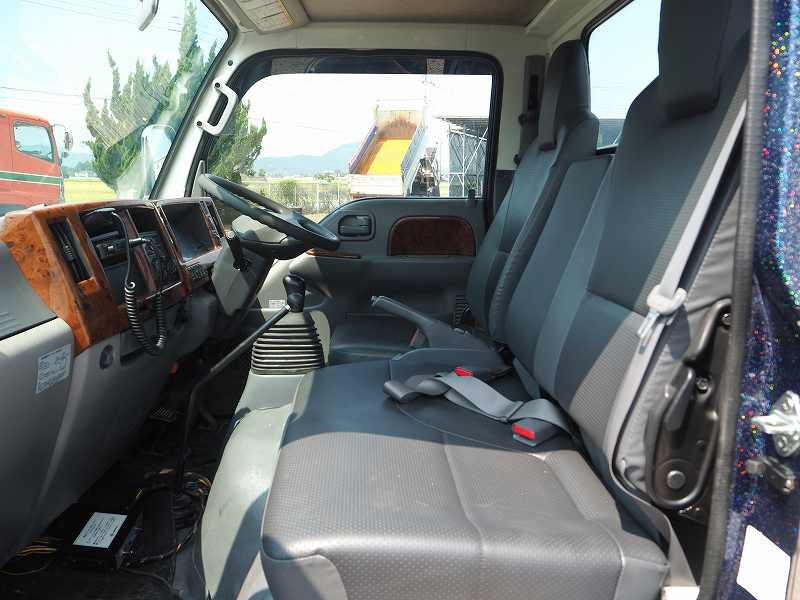 いすゞ エルフ TPG-NKR85N(2WD)の写真45