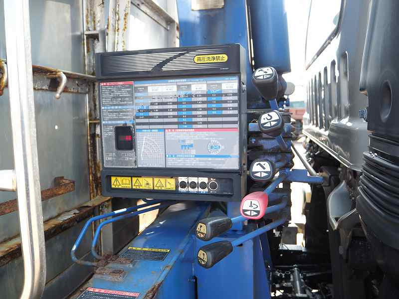 いすゞ フォワード LKG-FTR90S2(2WD)の写真10