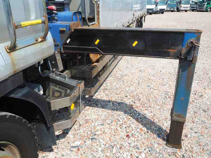 いすゞ フォワード LKG-FTR90S2(2WD)の写真14