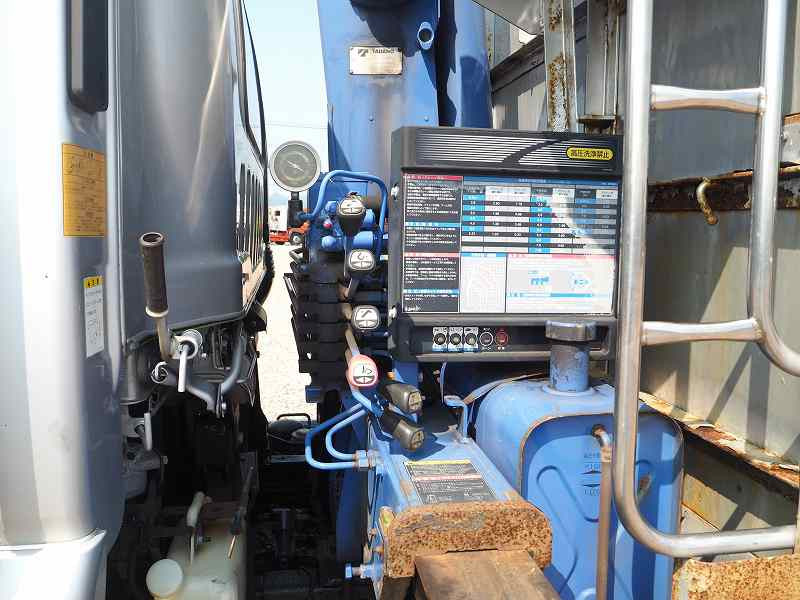 いすゞ フォワード LKG-FTR90S2(2WD)の写真15