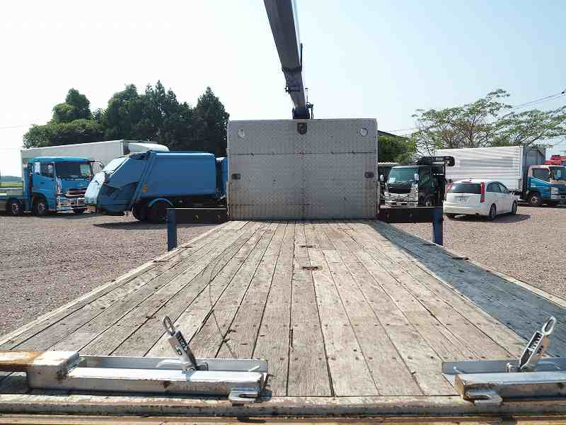 いすゞ フォワード LKG-FTR90S2(2WD)の写真23