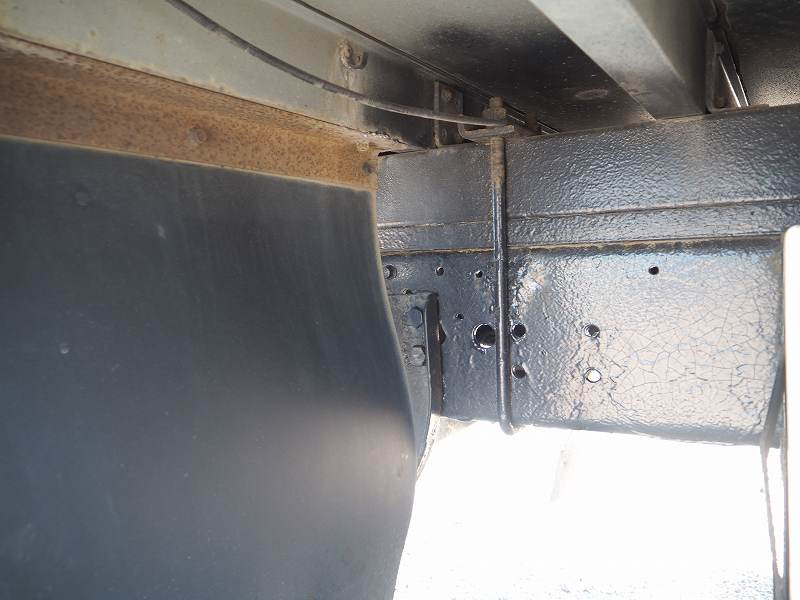 いすゞ フォワード LKG-FTR90S2(2WD)の写真34