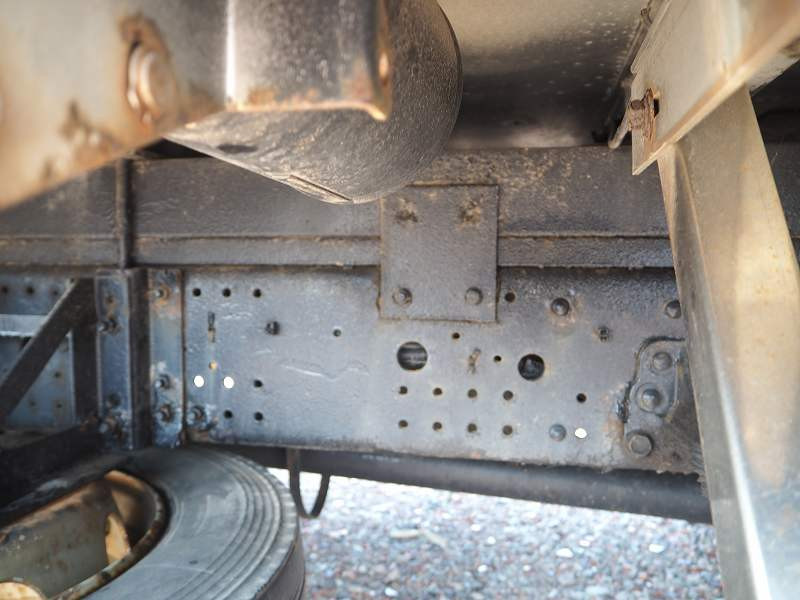 いすゞ フォワード LKG-FTR90S2(2WD)の写真37