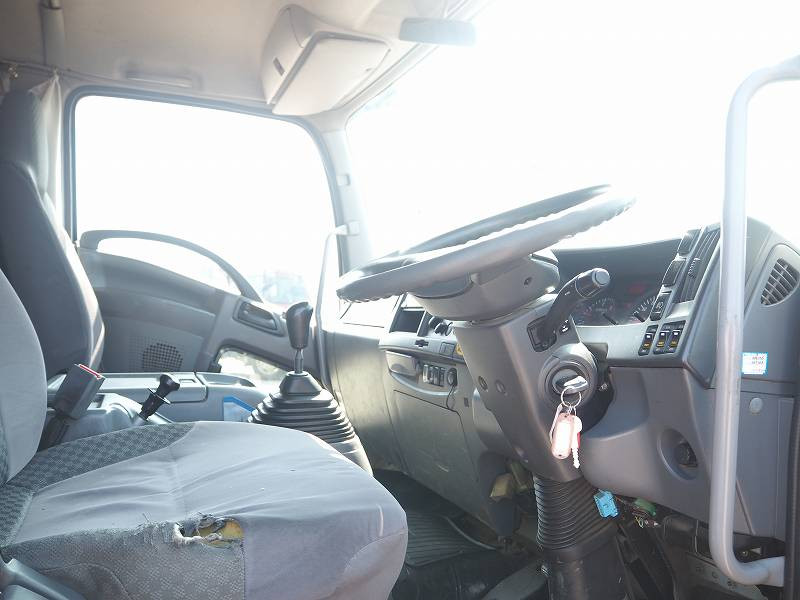 いすゞ フォワード LKG-FTR90S2(2WD)の写真45