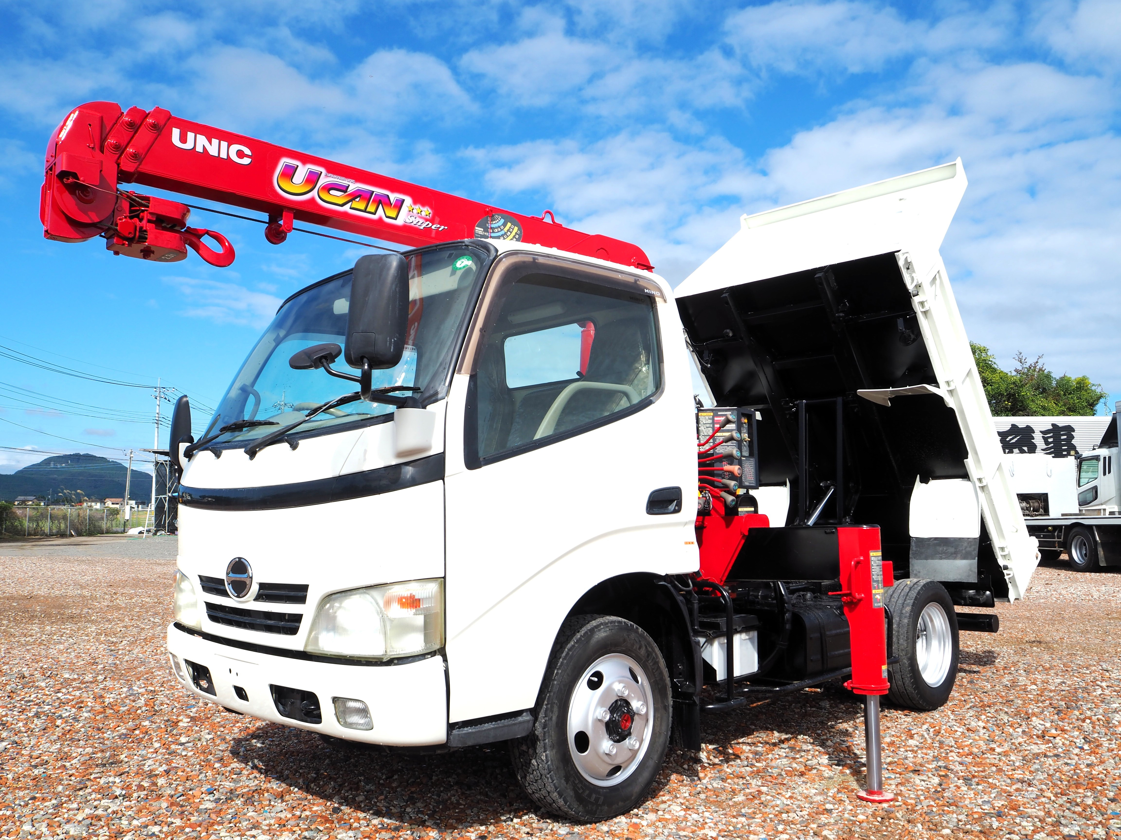 日野 デュトロ BDG-XZU368T(4WD)の写真1