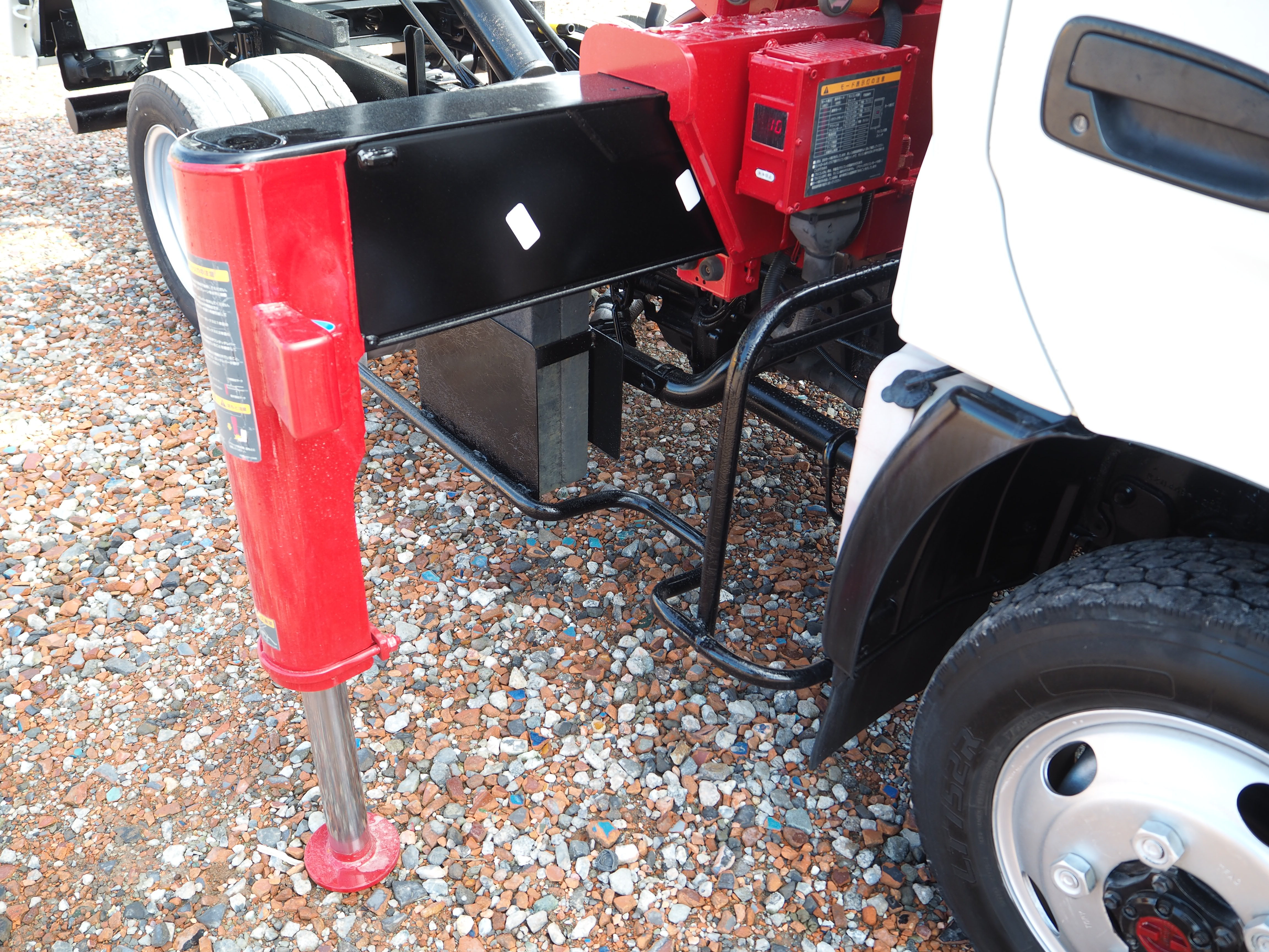 日野 デュトロ BDG-XZU368T(4WD)の写真9