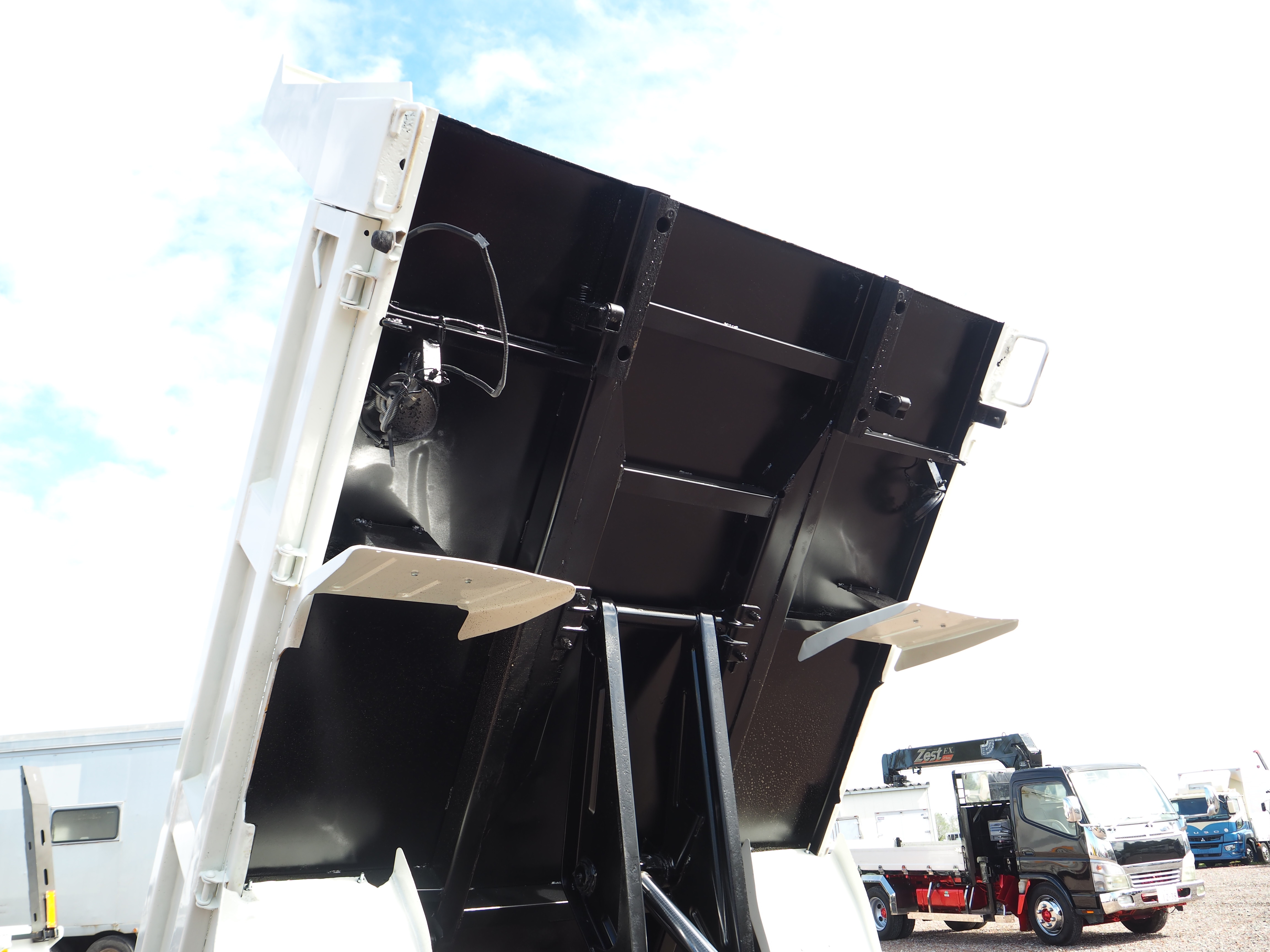 日野 デュトロ BDG-XZU368T(4WD)の写真20