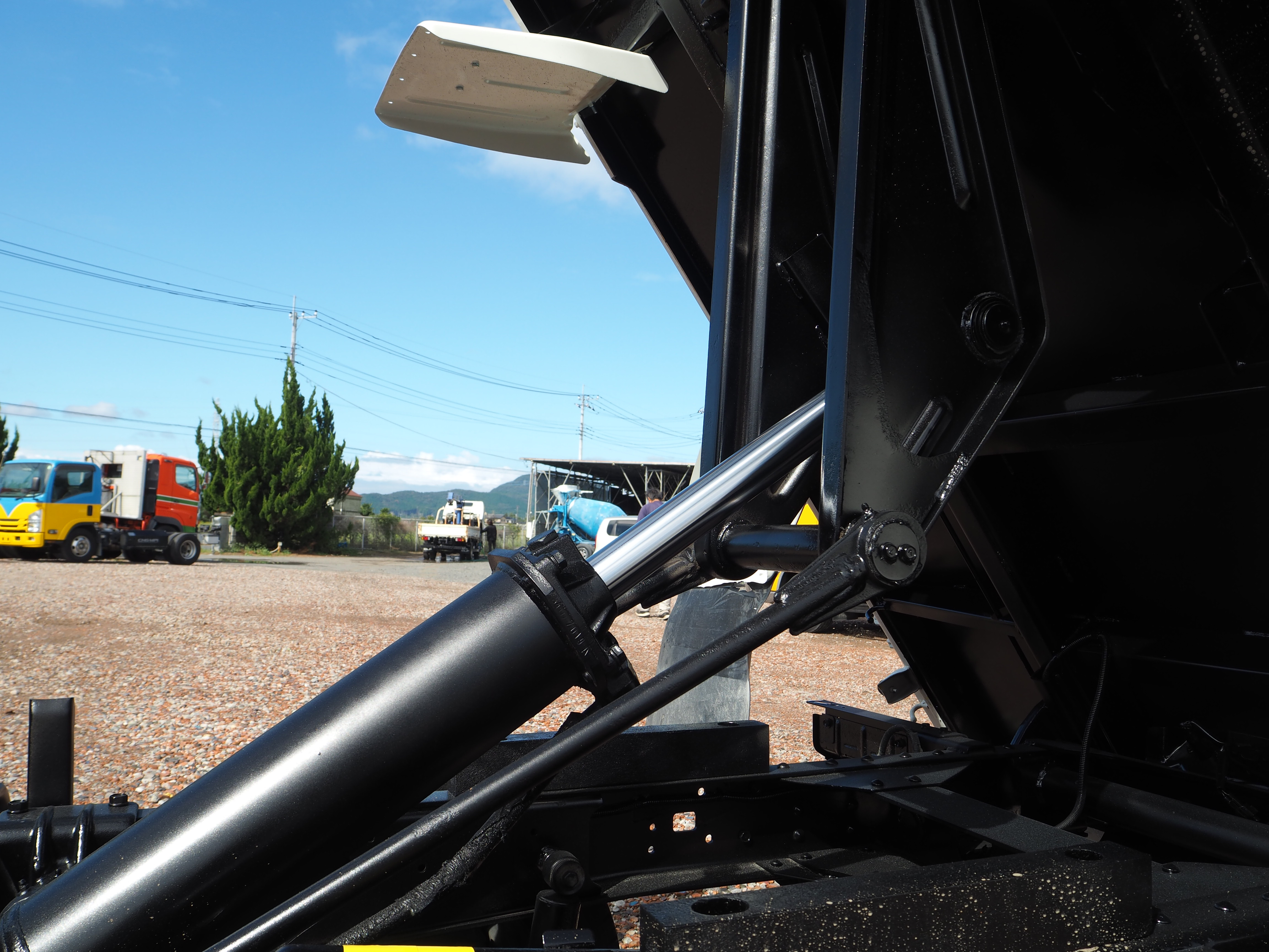 日野 デュトロ BDG-XZU368T(4WD)の写真35