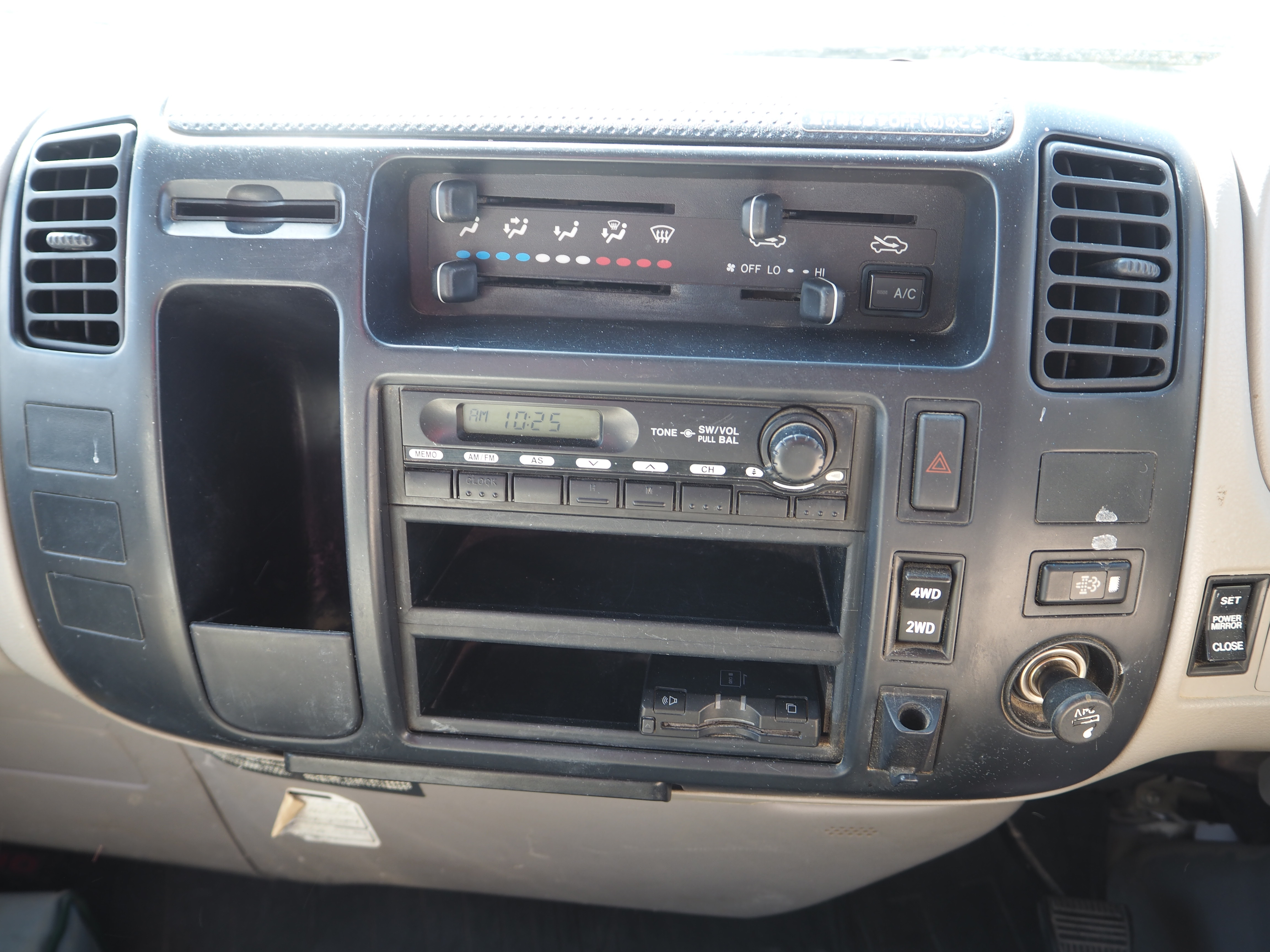 日野 デュトロ BDG-XZU368T(4WD)の写真46